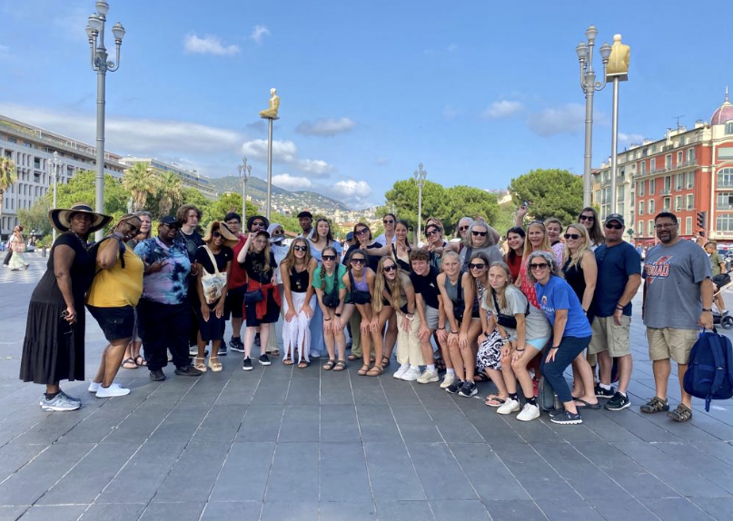 Students immerse themselves in other cultures during Europe trip
