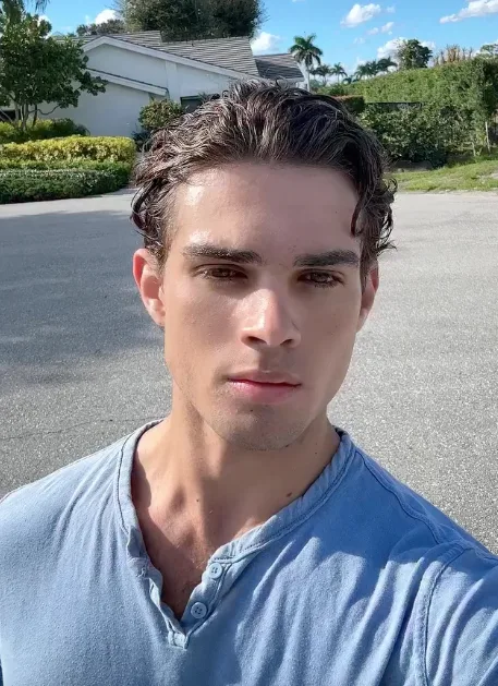 Clavicular is a male model who promotes the looksmaxxing trend.